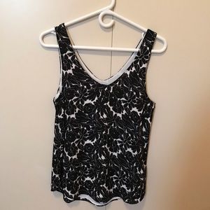 ⭐️4/$20⭐️RW Black Floral Tank Size S